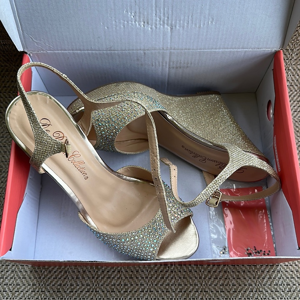 De Blossom Wedge Gold Heels